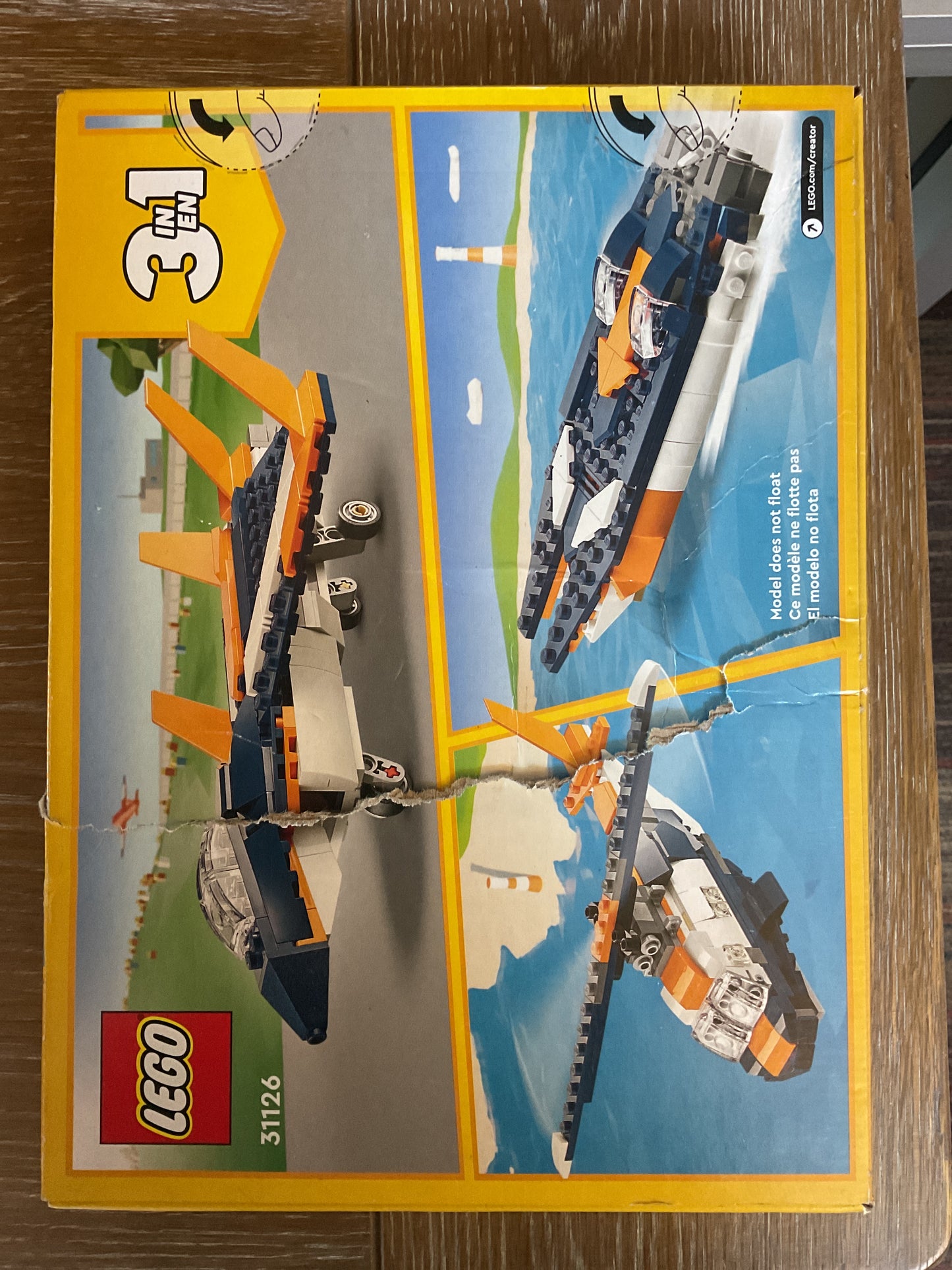 LEGO Creator 3 in 1 Supersonic Jet, Helicopter & Boat
Toy 31126 DAMAGED BOX !!! Has ALL pieces