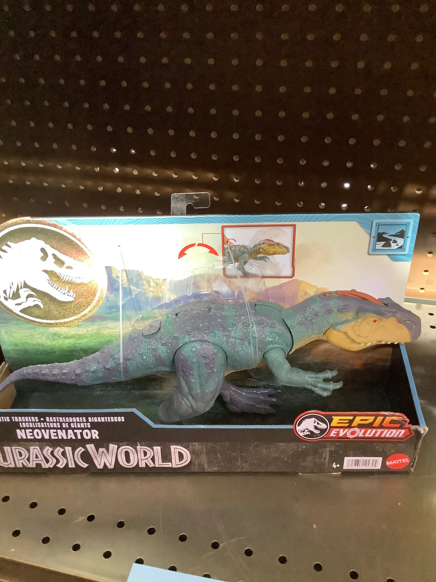 Jurassic World Gigantic Trackers Neovenator Dinosaur Action Figure Toy, Large Species