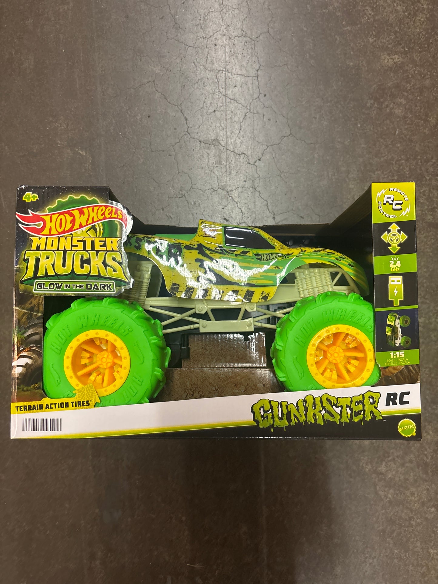 Hot Wheels RC Glow-In-The-Dark
Gunkster - 1:15 Scale