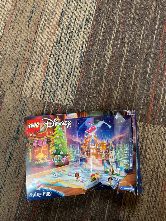 CRUSHED BOX! LEGO Disney Advent Calendar 2024 Buildable Christmas
Toy 43253 AS IS