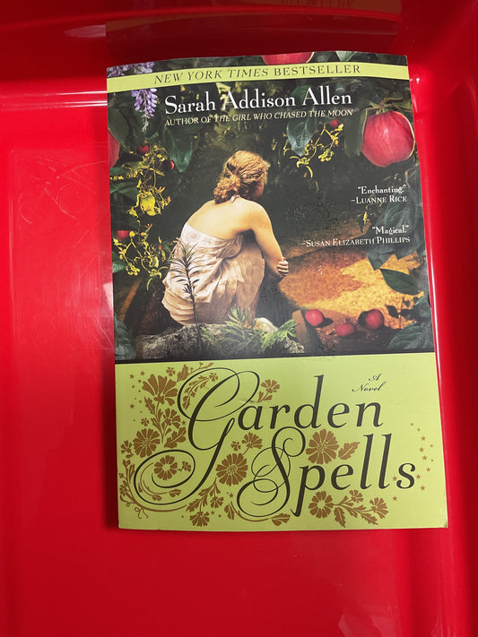 Garden Spells (Reprint) (Paperback) by Sarah Addison Allen