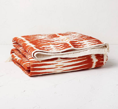 king printed with fringe groove print quilt - White/Burnt Orange