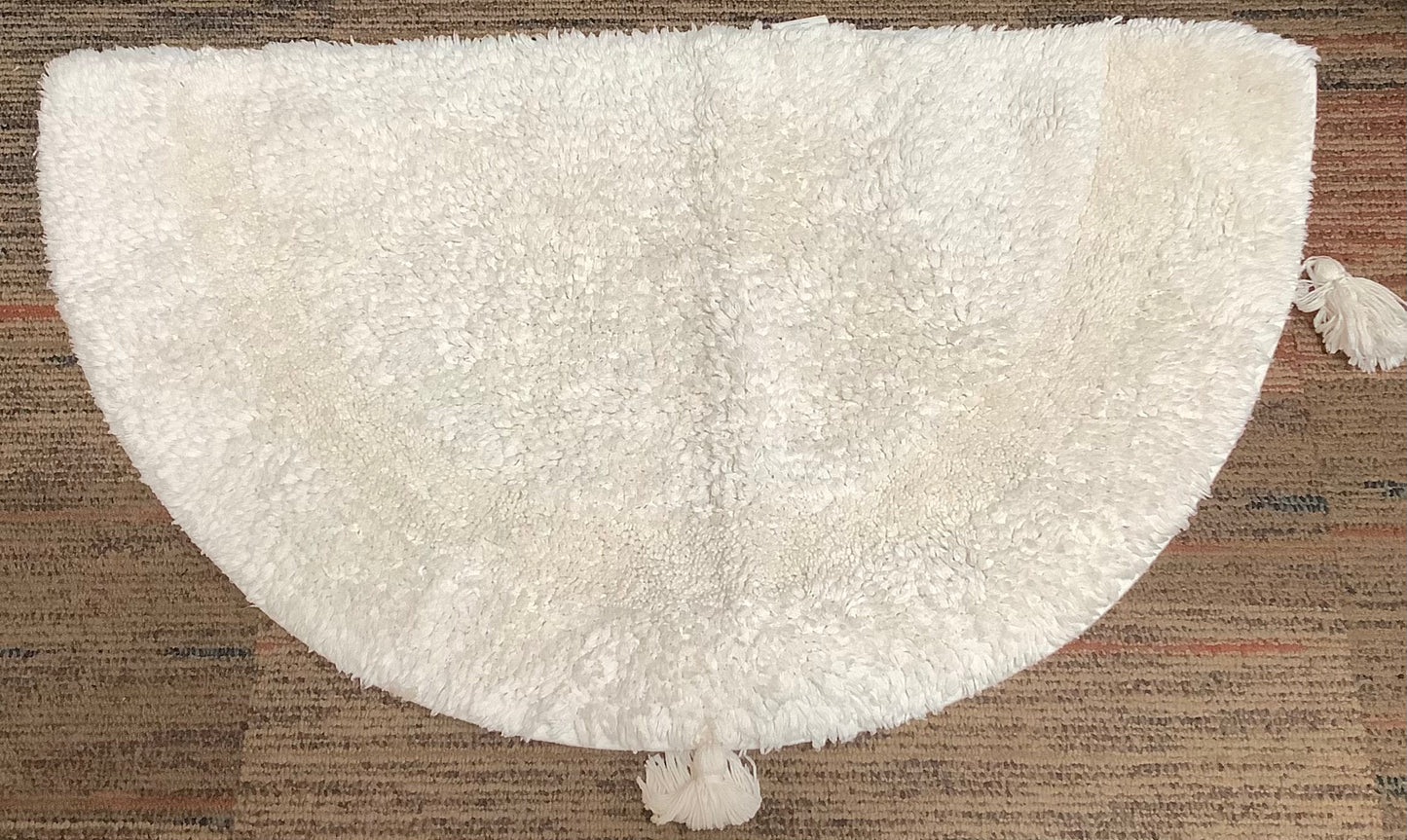 18"x32" Half Moon Bath Rug with Tassels