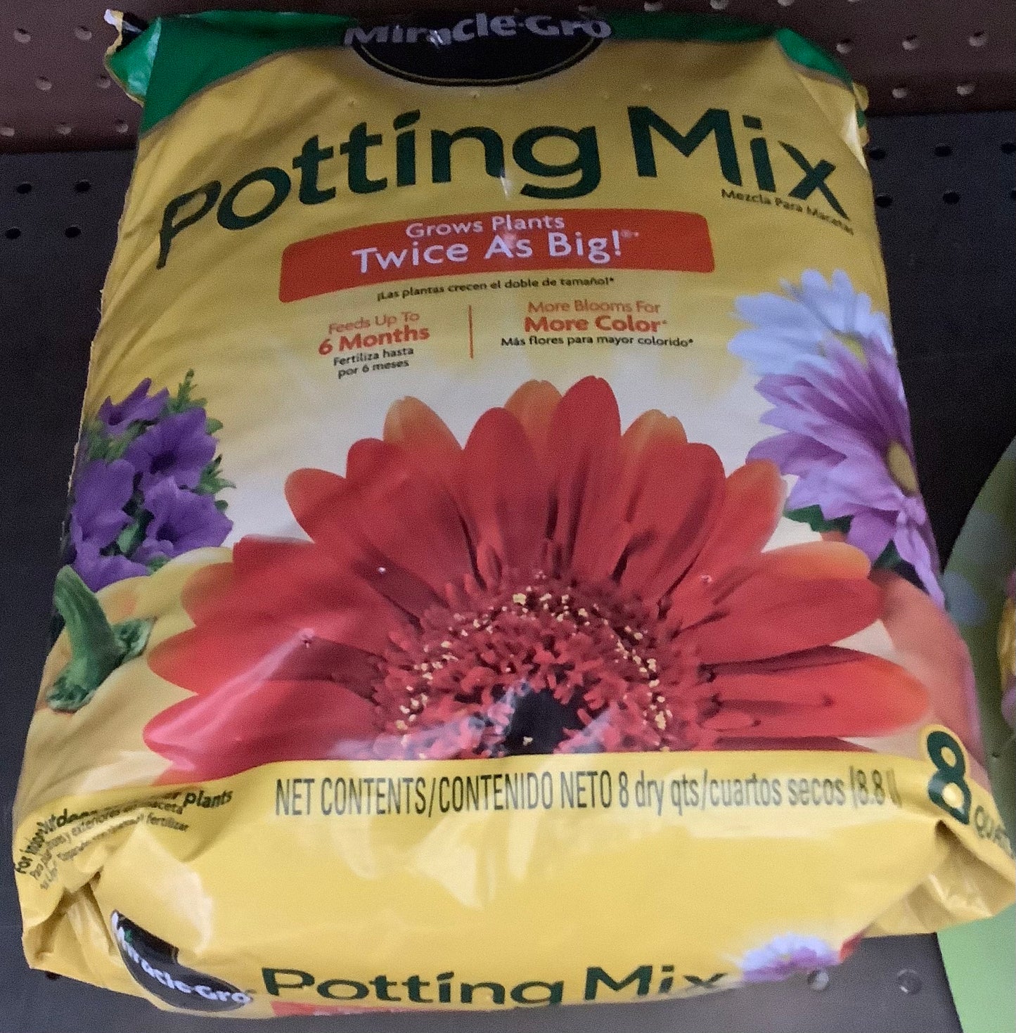 Miracle-Gro Premium Potting Mix 8qt