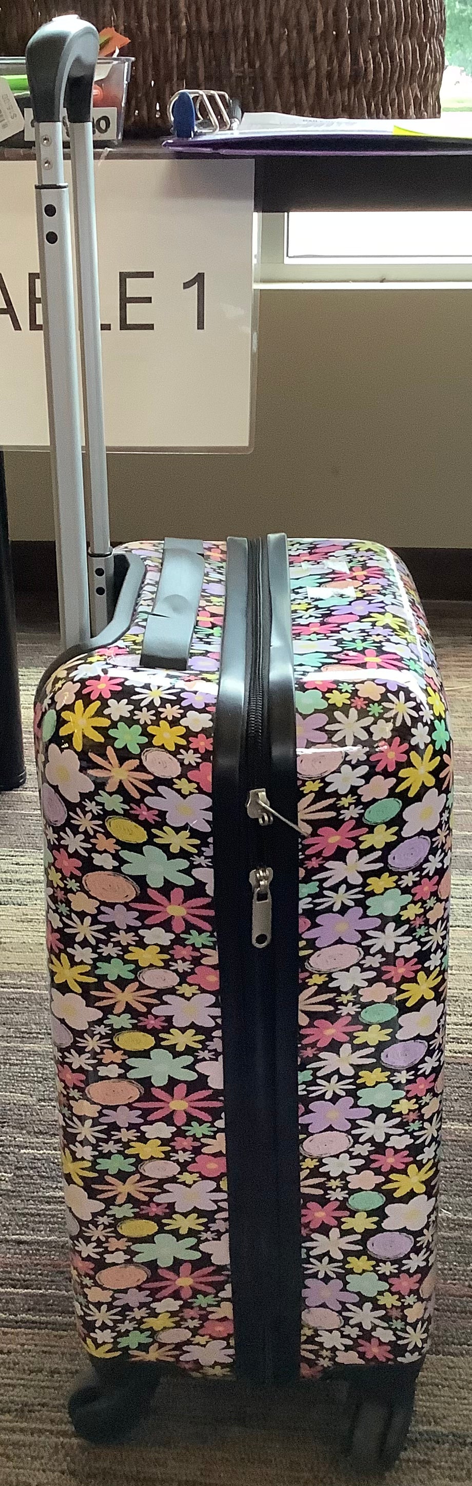 Kids' Hardside Carry On Spinner Suitcase - Black Floral