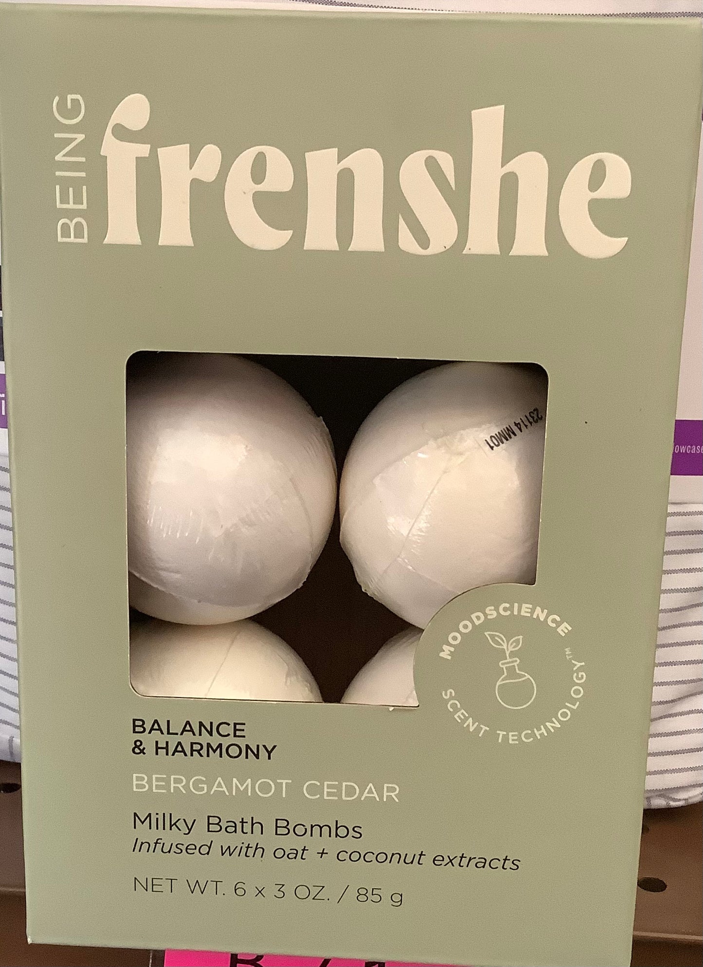 Being Freshe Milky Moisturizing Bath Bomb Set with Essential Oils - Bergamot Cedar - 6ct/3oz