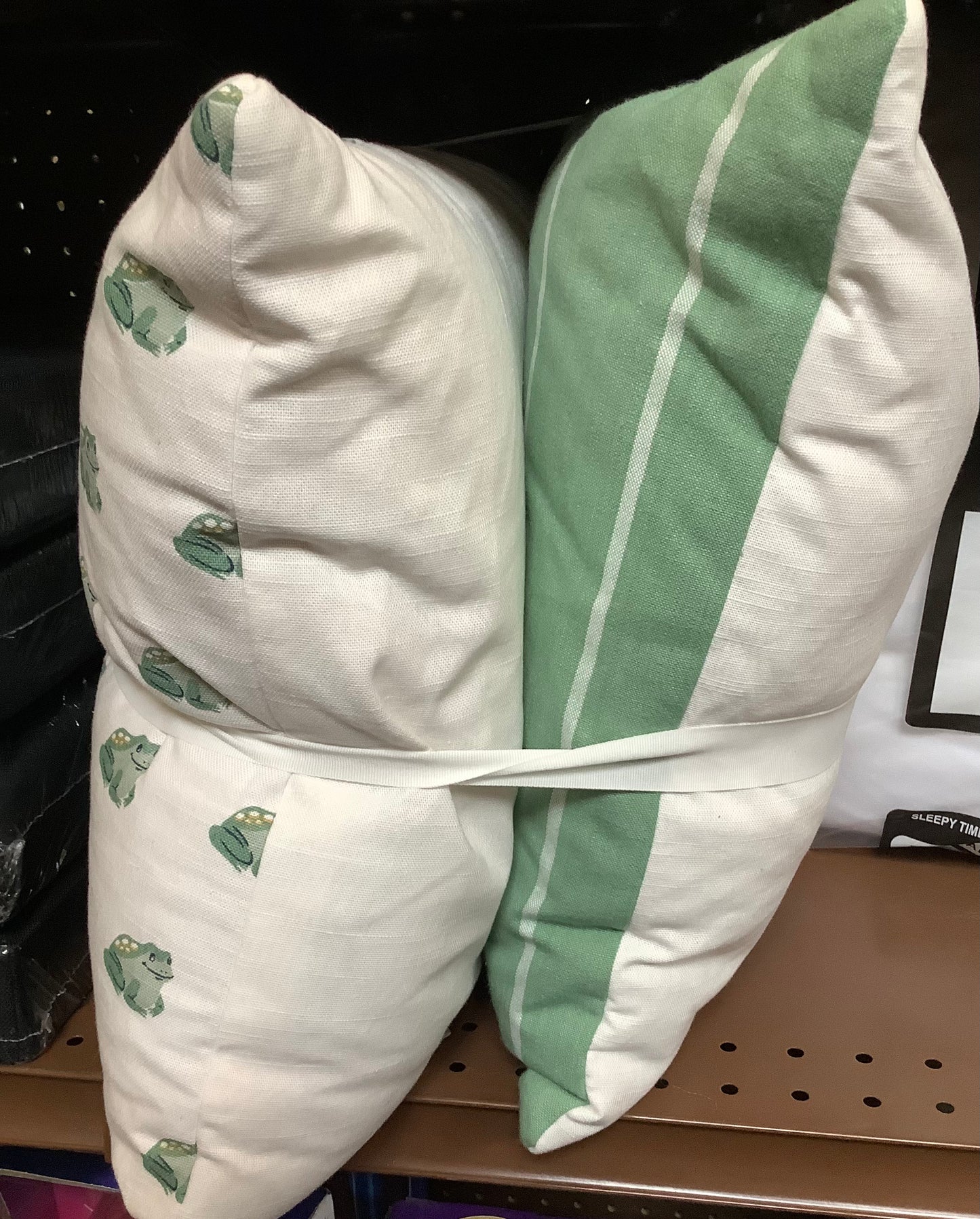 Decorative Pillows 2-Pack Frogs