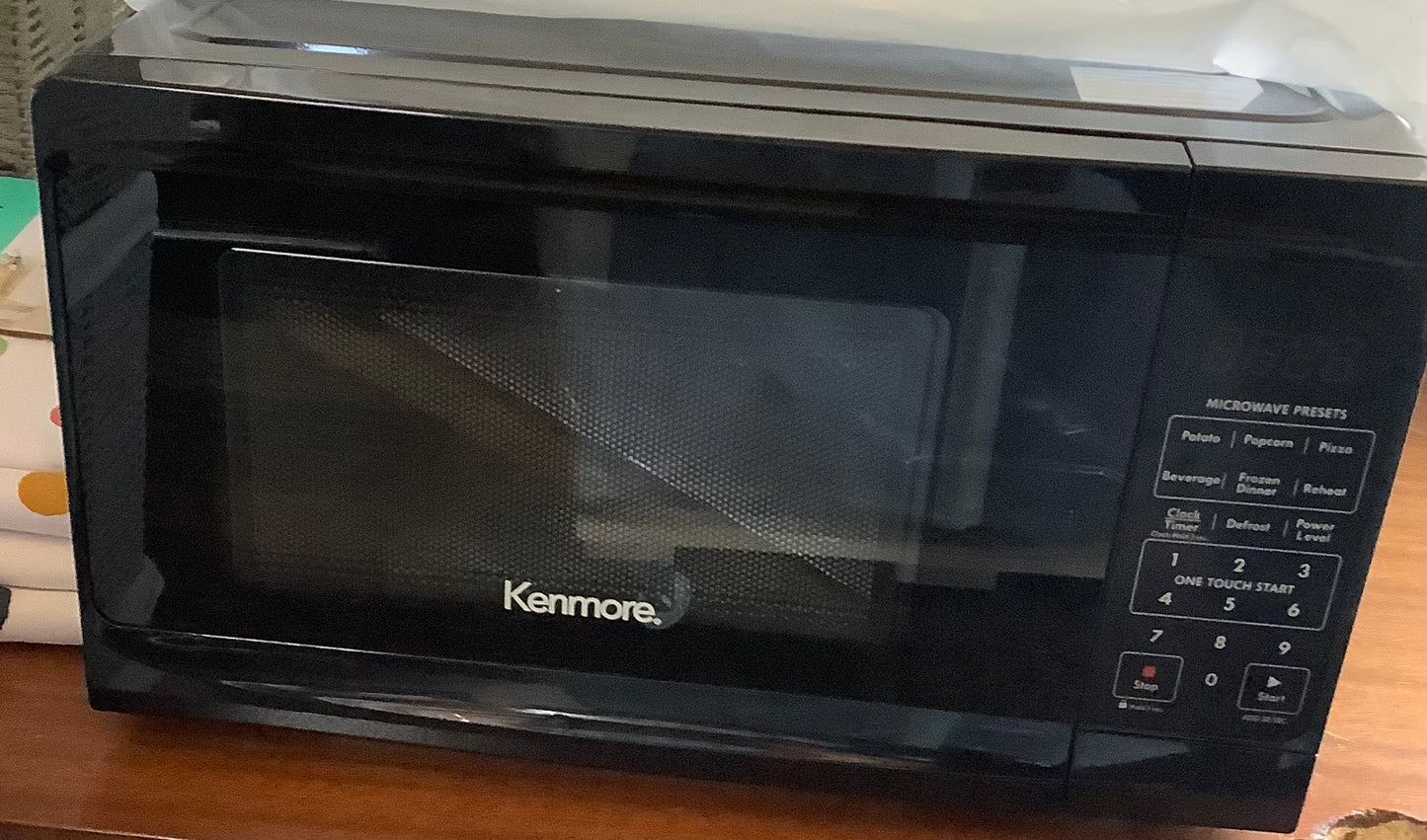 Kenmore 0.7 cu-ft Microwave - Black BRAND NEW!!! Out of box