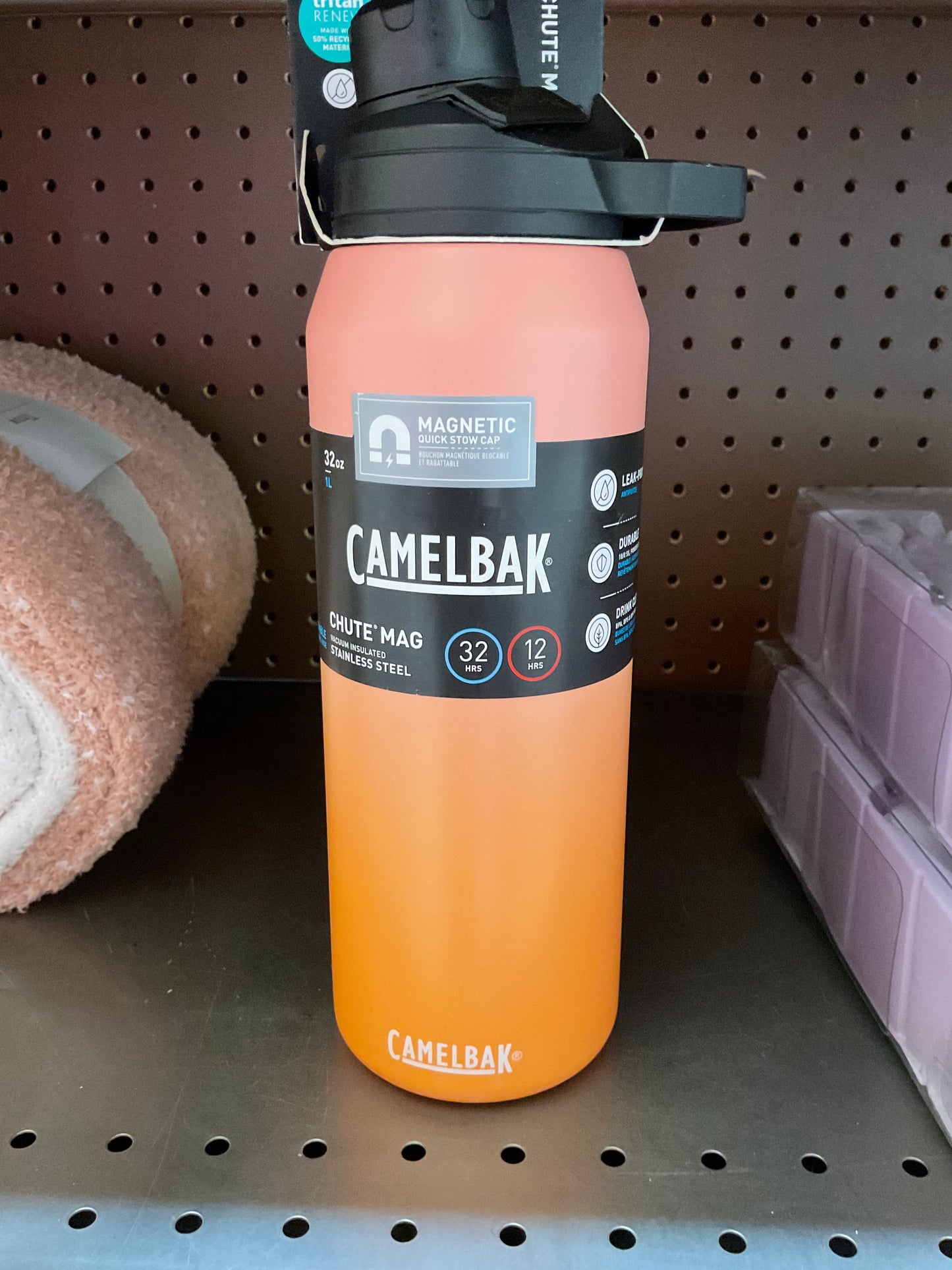 CamelBak 25oz Eddy+ Vacuum Insulated Stainless Steel
Water Bottle - Pink Melon Ombre